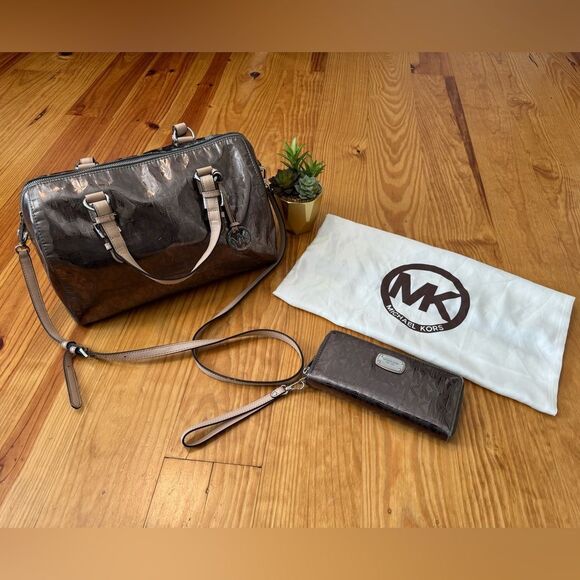 MICHAEL KORS Grayson Metallic Silver Satchel Purse and Matching Wallet - Picture 1 of 16